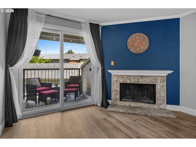 12638 Nw BARNES Rd 11, Portland, OR 97229