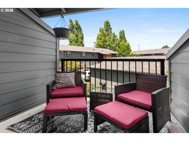 12638 Nw BARNES Rd 11, Portland, OR 97229