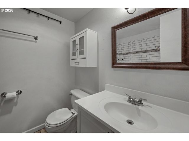 12638 Nw BARNES Rd 11, Portland, OR 97229