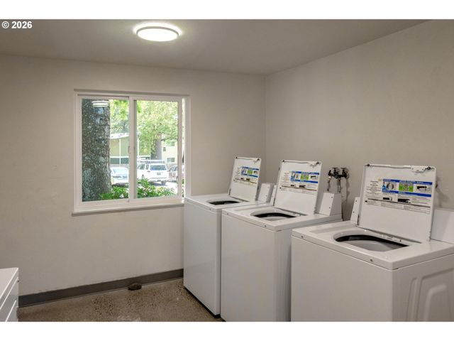 12638 Nw BARNES Rd 11, Portland, OR 97229