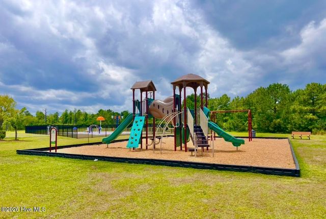 5088 W Chandler Heights Drive, Leland, NC 28451