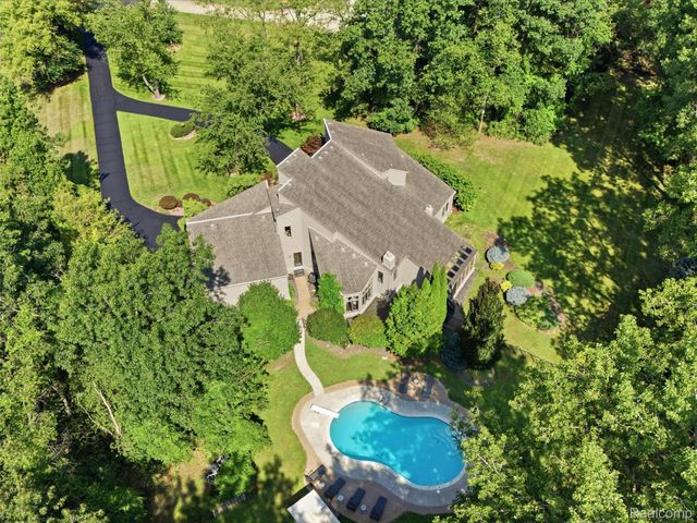 1250 Sunniwood Place, Oakland Charter Township, MI 48306