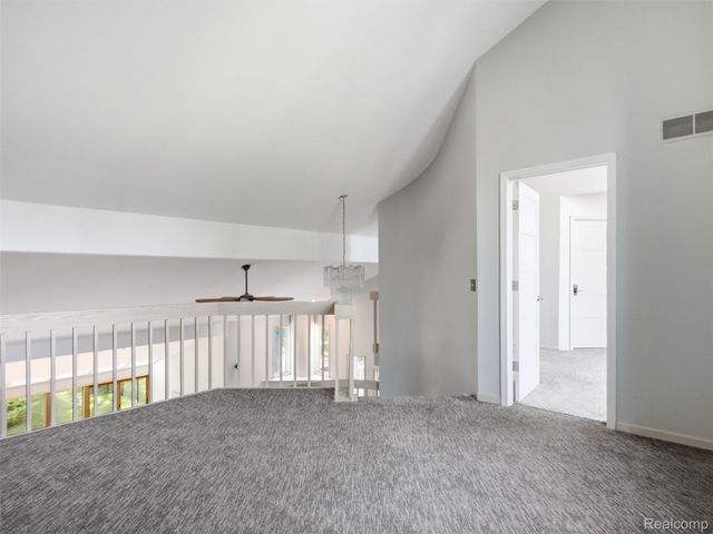 1250 Sunniwood Place, Oakland Charter Township, MI 48306