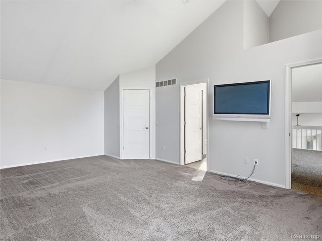 1250 Sunniwood Place, Oakland Charter Township, MI 48306