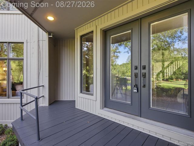 1250 Sunniwood Place, Oakland Charter Township, MI 48306