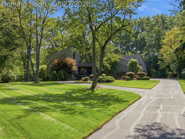 1250 Sunniwood Place, Oakland Charter Township, MI 48306