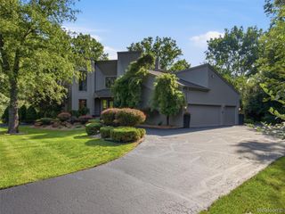 1250 Sunniwood Place, Oakland Charter Township, MI 48306