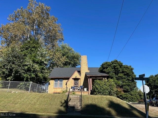 1321 Wheeling Avenue, Zanesville, OH 43701