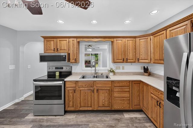 3027 Lanning Drive, Flint, MI 48506