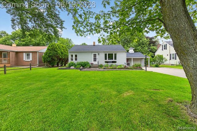 3027 Lanning Drive, Flint, MI 48506