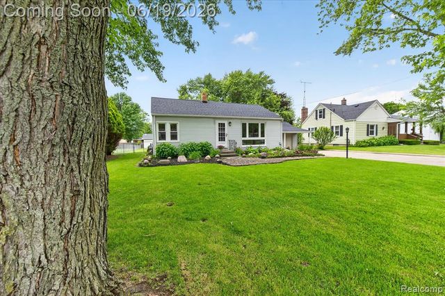 3027 Lanning Drive, Flint, MI 48506