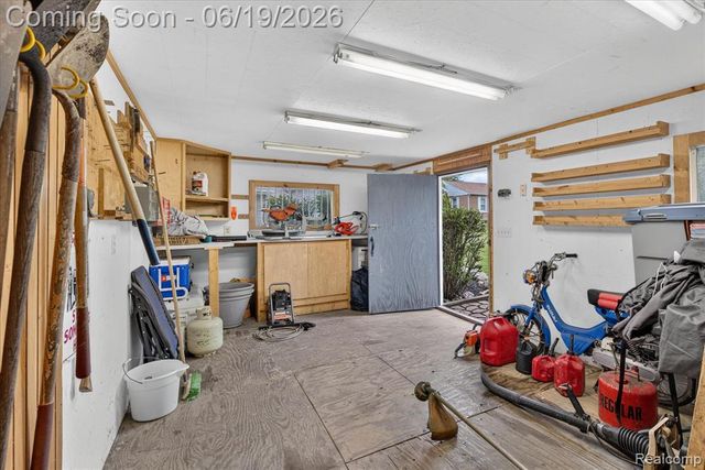 3027 Lanning Drive, Flint, MI 48506