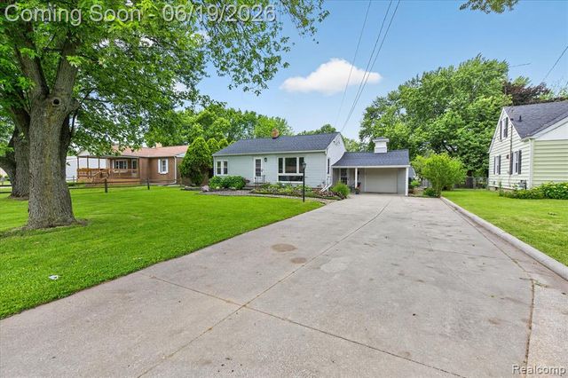3027 Lanning Drive, Flint, MI 48506