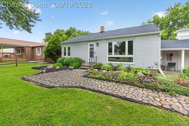 3027 Lanning Drive, Flint, MI 48506