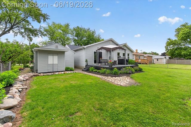 3027 Lanning Drive, Flint, MI 48506