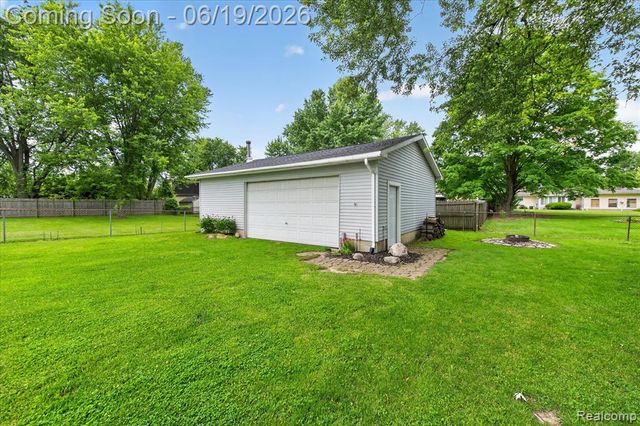 3027 Lanning Drive, Flint, MI 48506