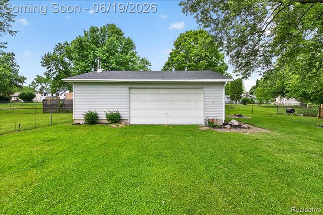 3027 Lanning Drive, Flint, MI 48506