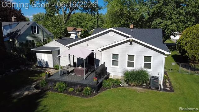 3027 Lanning Drive, Flint, MI 48506