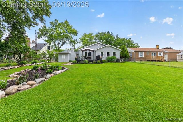 3027 Lanning Drive, Flint, MI 48506
