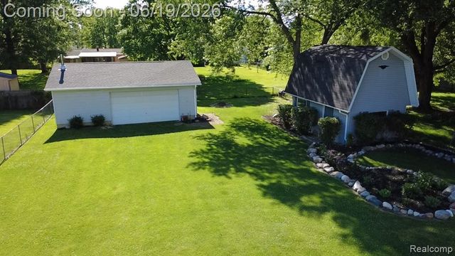 3027 Lanning Drive, Flint, MI 48506