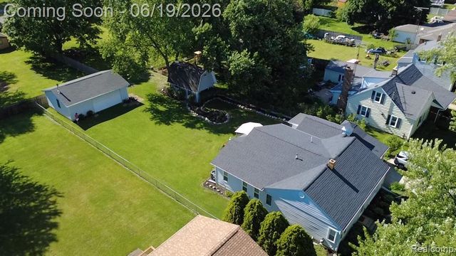 3027 Lanning Drive, Flint, MI 48506