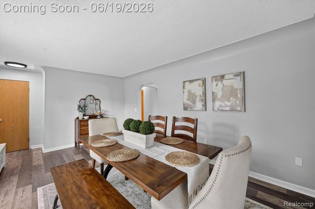 3027 Lanning Drive, Flint, MI 48506