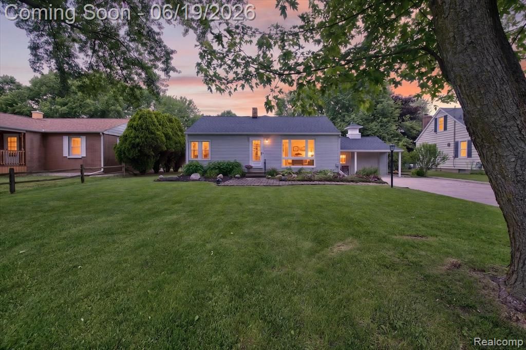 3027 Lanning Drive, Flint, MI 48506