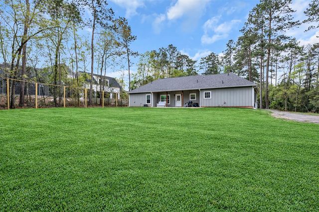 10040 Shepard Hill Road, Willis, TX 77318