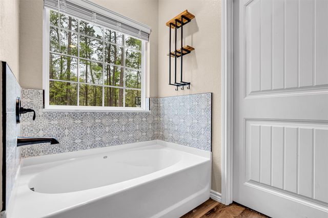 10040 Shepard Hill Road, Willis, TX 77318