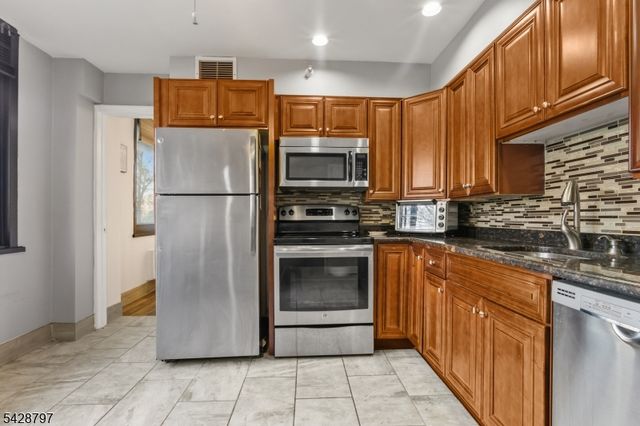 326 Prospect Ave, Hackensack City, NJ 07601