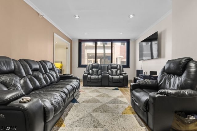 326 Prospect Ave, Hackensack City, NJ 07601