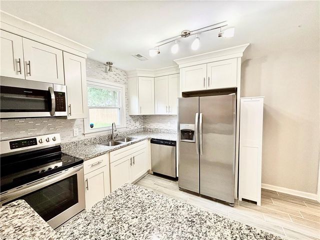 939 Red Oak CIR, Newport News, VA 23608