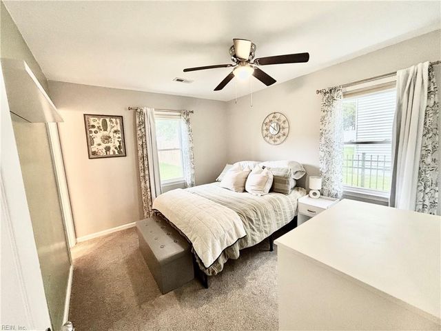 939 Red Oak CIR, Newport News, VA 23608