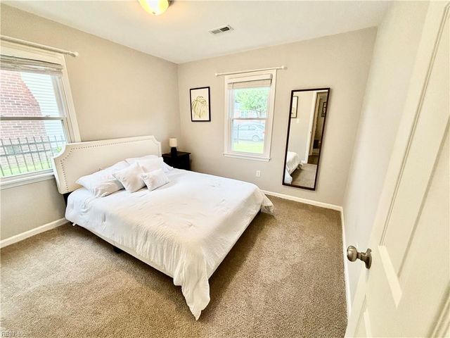 939 Red Oak CIR, Newport News, VA 23608