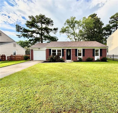 939 Red Oak CIR, Newport News, VA 23608