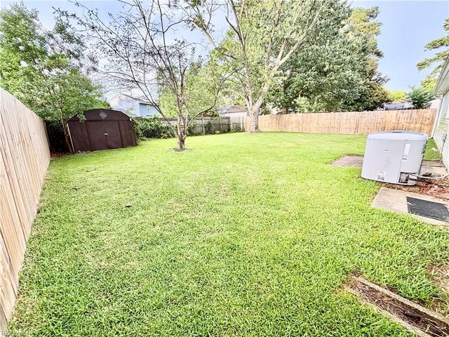 939 Red Oak CIR, Newport News, VA 23608