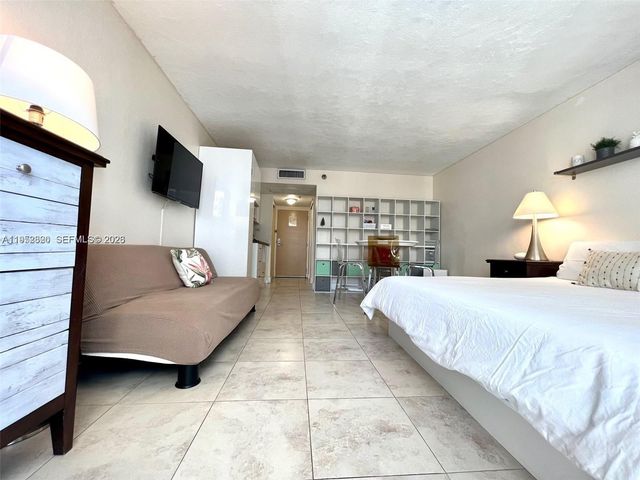 19201 Collins Avenue 1102, Sunny Isles Beach, FL 33160
