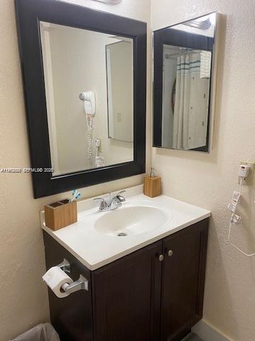 19201 Collins Avenue 1102, Sunny Isles Beach, FL 33160