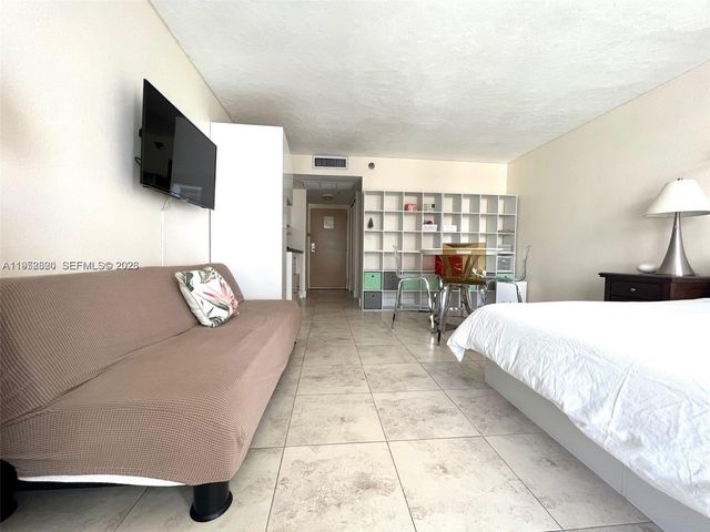 19201 Collins Avenue 1102, Sunny Isles Beach, FL 33160