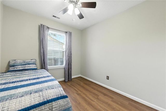 454 Hollomon DR, Hampton, VA 23666