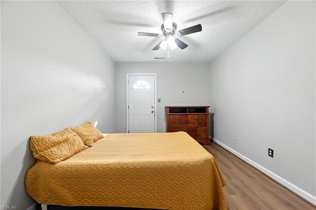 454 Hollomon DR, Hampton, VA 23666
