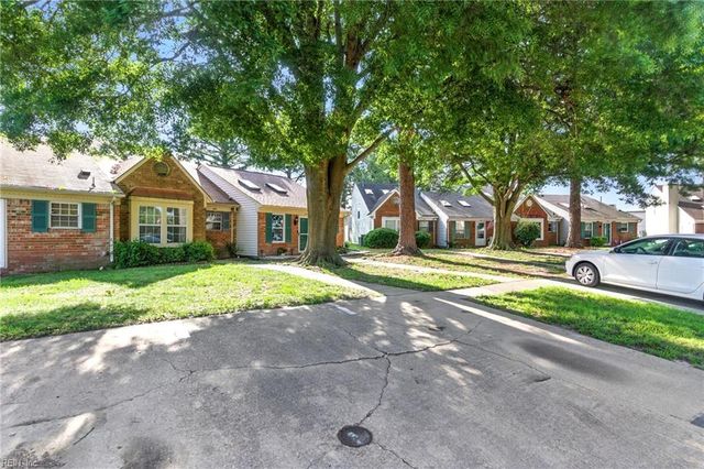 454 Hollomon DR, Hampton, VA 23666
