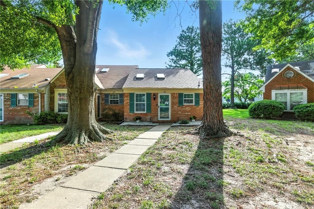 454 Hollomon DR, Hampton, VA 23666