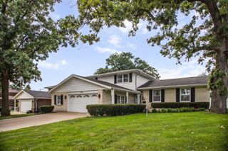 134 S Maple Avenue, Hillside, IL 60162