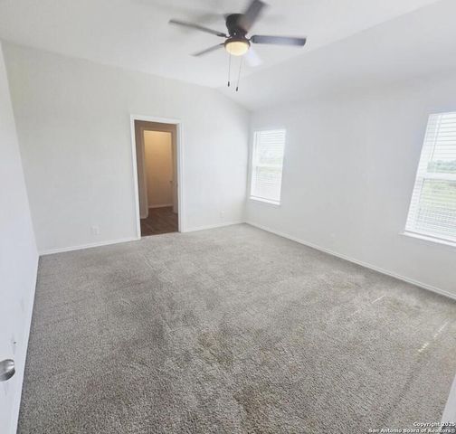 437 Middle Green, Floresville, TX 78114