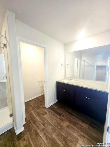 437 Middle Green, Floresville, TX 78114