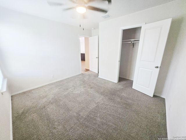 437 Middle Green, Floresville, TX 78114