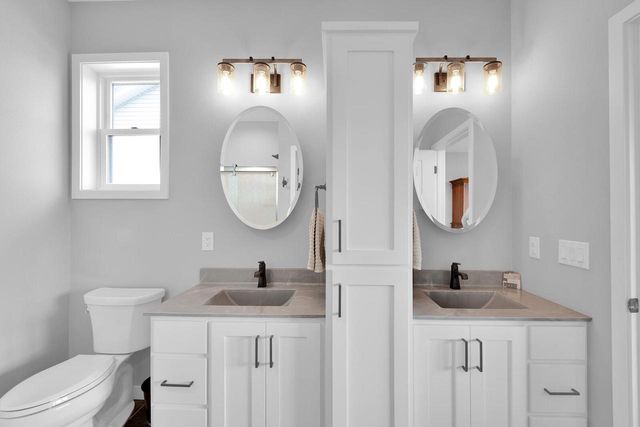 717 Drumlin COVE, Kewaskum, WI 53040