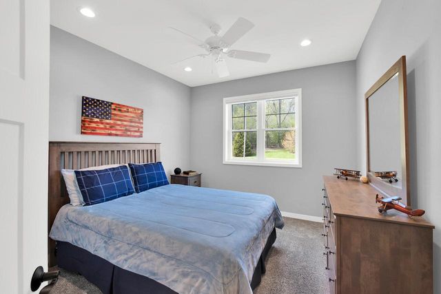 717 Drumlin COVE, Kewaskum, WI 53040