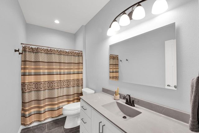 717 Drumlin COVE, Kewaskum, WI 53040